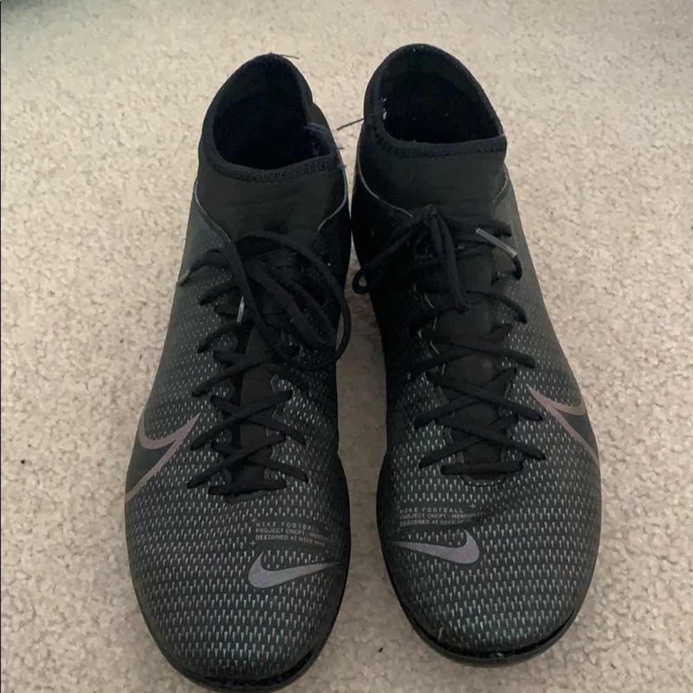 Men’s Nike mercurial soccer shoes size 10